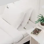 Hostel Laneez Ericeira Surf House - *