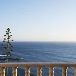 Hostel Laneez Ericeira Surf House - *