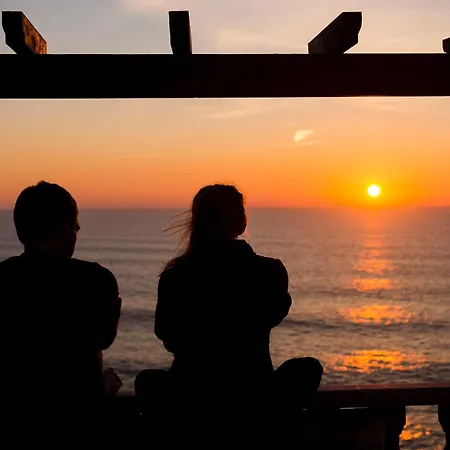 Laneez Surf House 旅馆