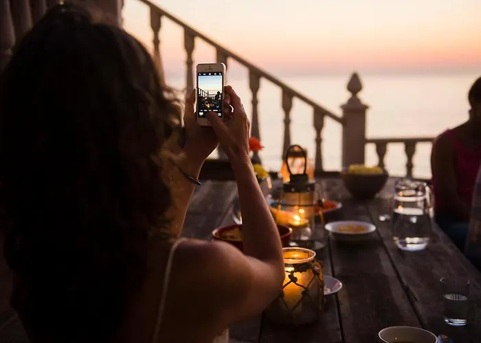 Laneez Surf House Hostel