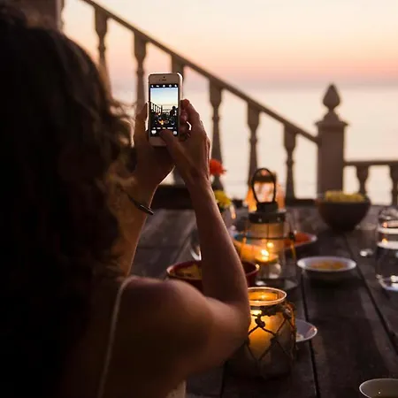 Laneez Surf House Хостел