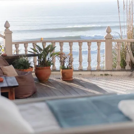 Laneez Surf House Эрисейра