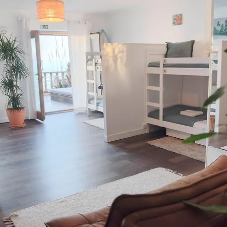 Laneez Surf House Хостел Эрисейра