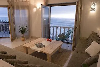 Laneez Surf House 埃里塞拉