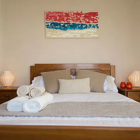Laneez Ericeira Surf House - *