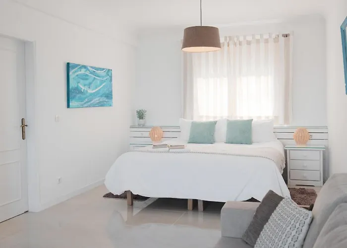 אכסניה Laneez Surf House *