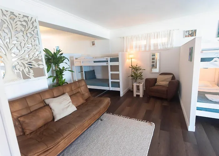 Laneez Ericeira Surf House - Hostel