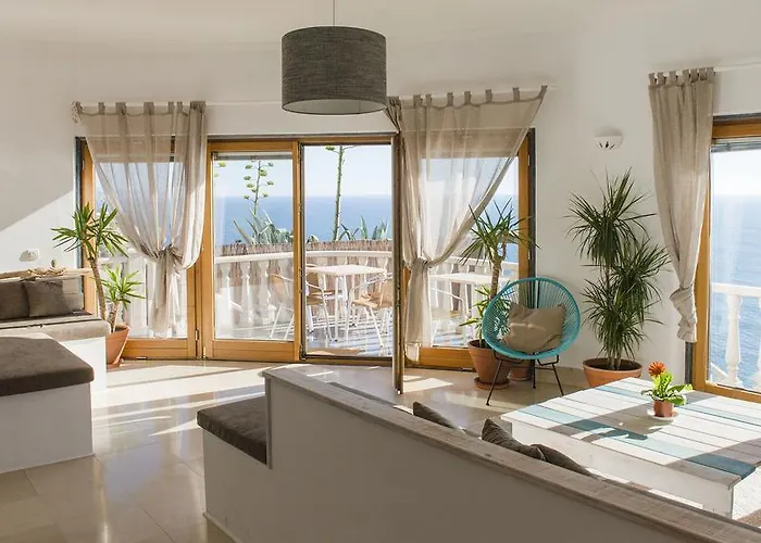 Hostel Laneez Ericeira Surf House -