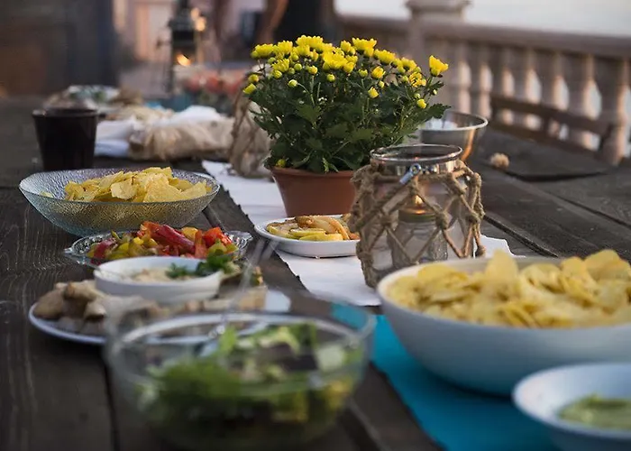 Hostel Laneez Ericeira Surf House - *