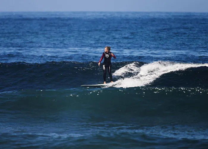 Laneez Surf House ホステル エリセイラ
