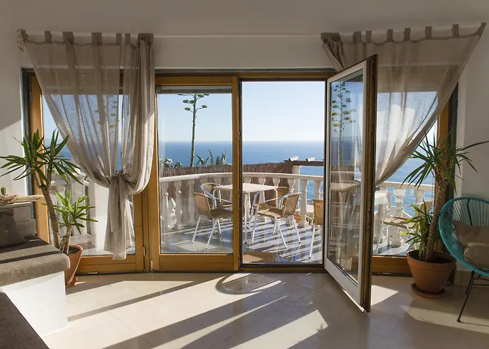 Laneez Surf House