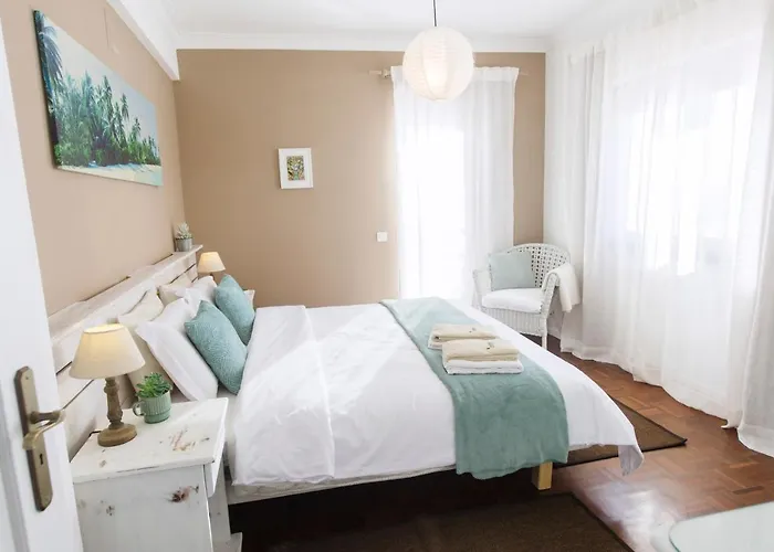 Laneez Ericeira Surf House - Hostel